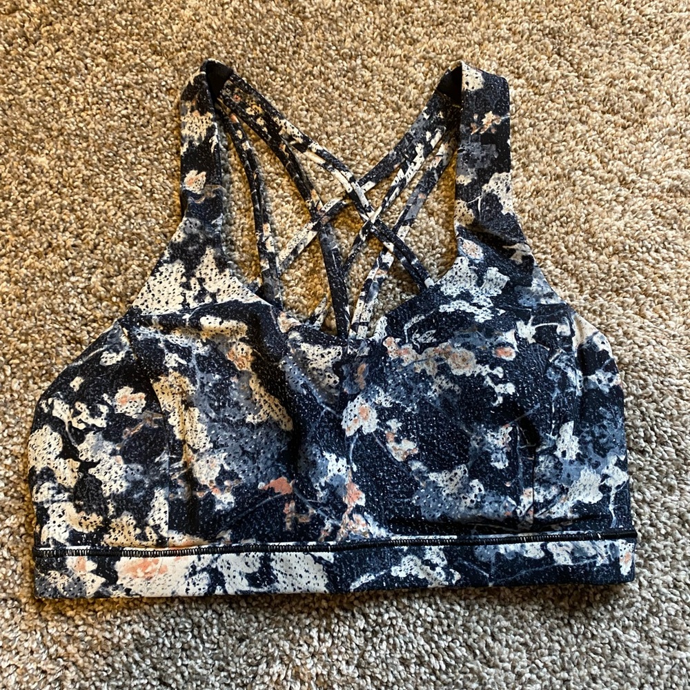 Lululemon sports bra